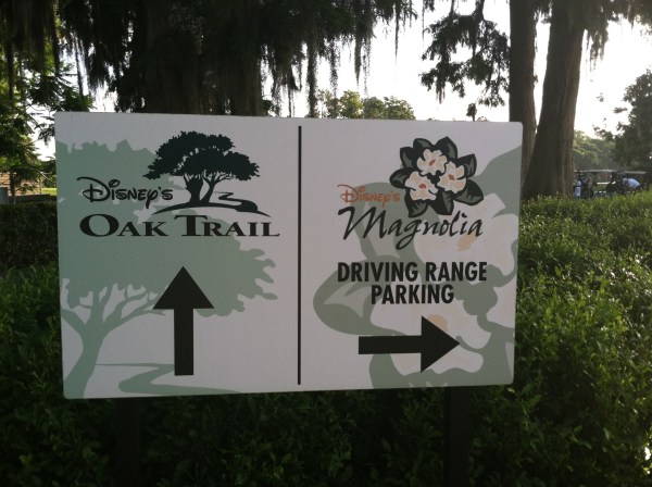 Oak Trail / Magnolia sign